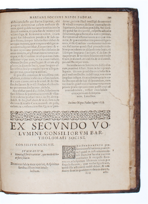 De monetis et re numaria libri duo. Quorum primus artem cudendae monetae, secundus vero quaestionum monetariarum decisiones continet.