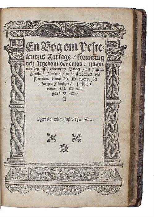 Samlingsbind med alle Henrik Smiths lægebøger i 1557 udgaverne, alle trykt af Hans Vingaard.: 1. Tredie Urtegaard, ordelige oc flitelige tilhobe samlet aff de beste och lerdiste Lægers Bøger, indeholdendis nogre skøne oc udvalde LÆgedoms støcker som ga...