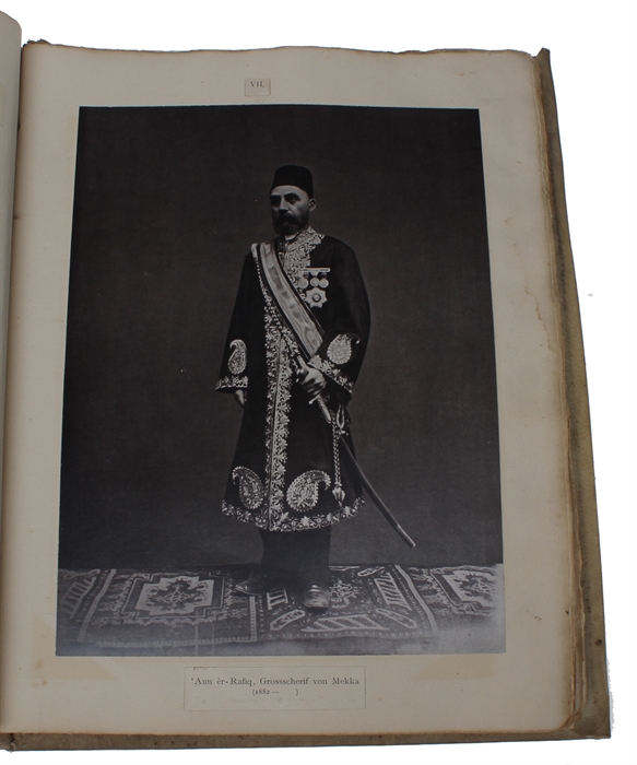 Mekka. I Die Stadt und ihre Herren. II. Aus dem heutigen Leben. (+ Bilder-Atlas). 2 text-volumes + atlas.