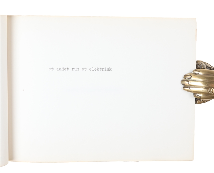 40 linier. I: En serie billedtekster. II: Et feuilleton-partitur.