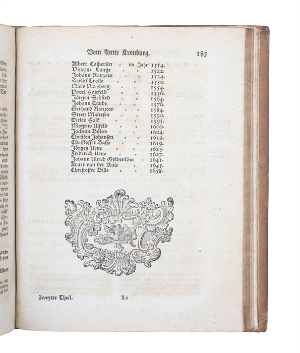 Dänischer Atlas, oder Beschreibung des Königreichs Dännemark, nach seiner politischen und physikalischen Beschaffenheit. 2 vols. 